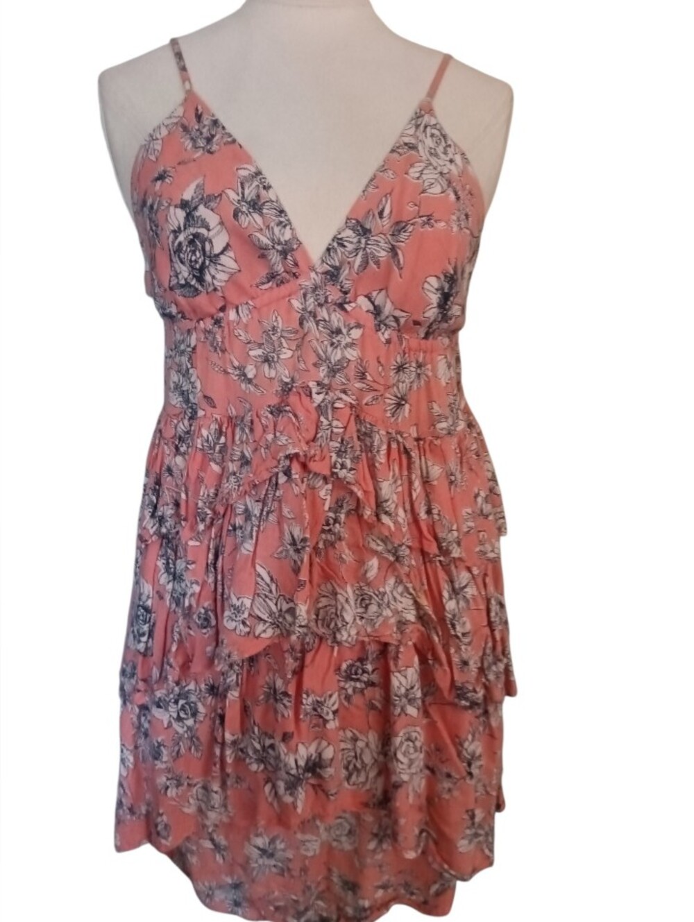 Billabong Tiered Mini Sun-Dress Coral With Black/White Floral Sketch Size L EUC